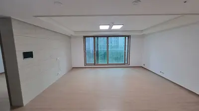 수정구 산성역 포레스티아32평형 전체 디아망 회벽크림화이트(PR002-12) 실크 도배 시공 현장 현장 사진