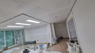 송파구 가락동 가락극동 아파트 43평형 전체실크LX디아망 퓨어화이트 실크도배 진행현장 입니다,,공사기간은 3일 진행입니다 현장 사진