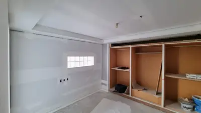 강남구청담동연세리버빌2차올리모델링4일공정중이틀차천정과벽면전체띄움초배 현장 사진